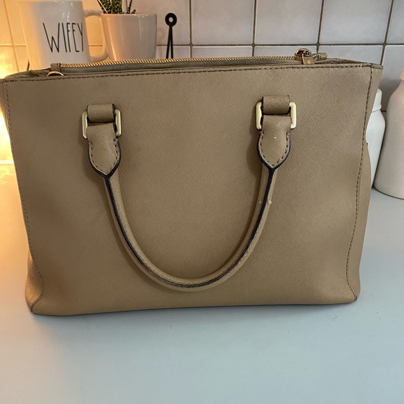 Michael kors purse - Picture 2 of 7